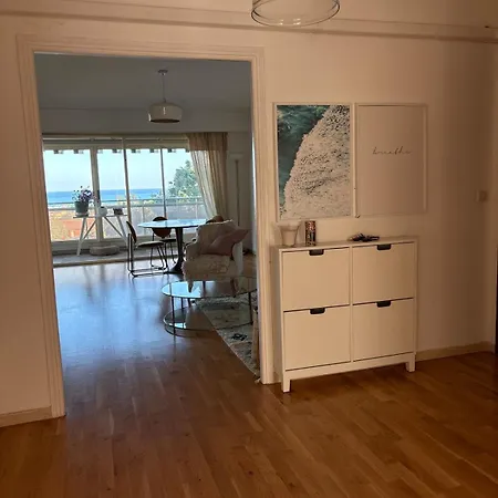 3bd With Sea View, Parking, Pool, And Close To Beaches Apartment *