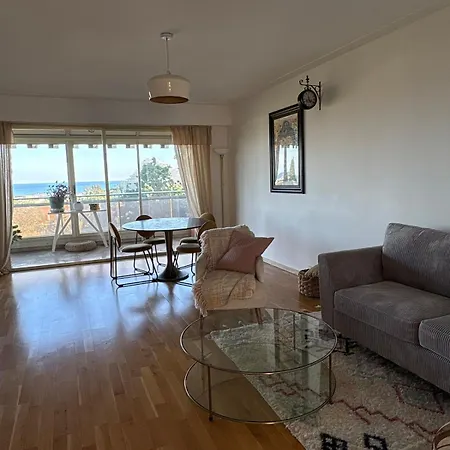 3bd With Sea View, Parking, Pool, And Close To Beaches Lejlighed *