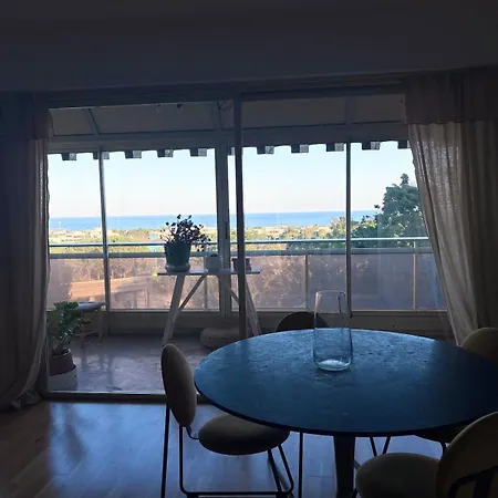 Apartment 3bd With Sea View, Parking, Pool, And Close To Beaches Villeneuve-Loubet