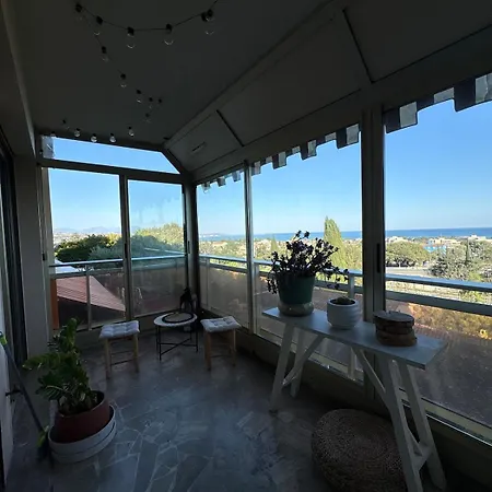 3bd With Sea View, Parking, Pool, And Close To Beaches