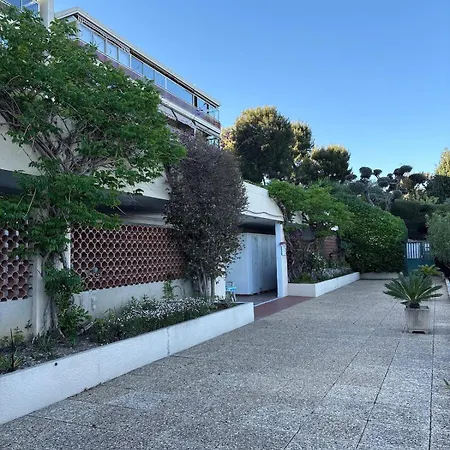 3bd With Sea View, Parking, Pool, And Close To Beaches Villeneuve-Loubet